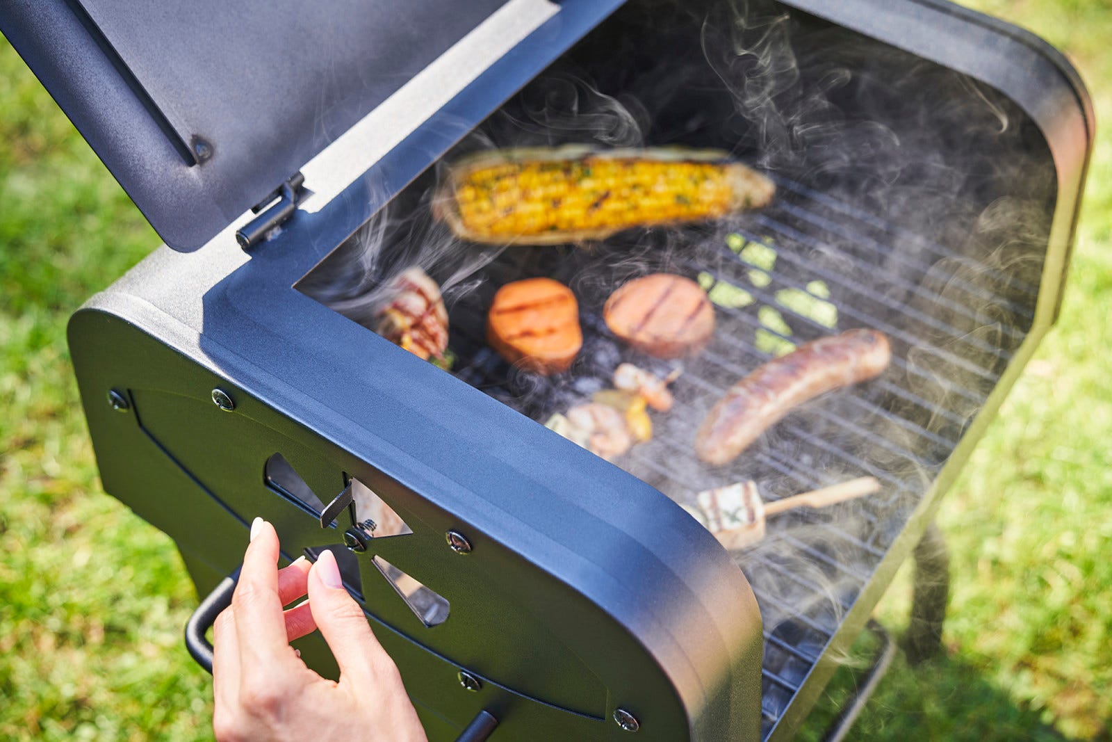 Justerbart luftintag för kontroll av temperaturen